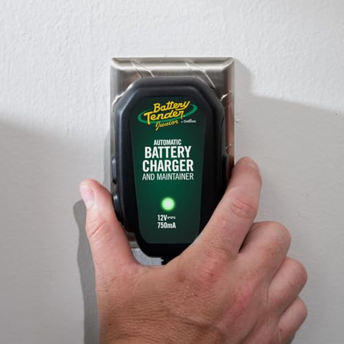 Battery Tender Junior 12V, 750mA Charger and Maintainer: - Product Imagery