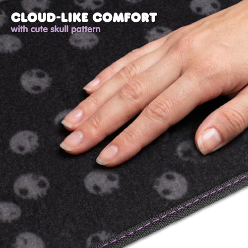 Kuromi Carpet Car Floor Mats - Universal Fit for Cars, SUVs & - Product Imagery