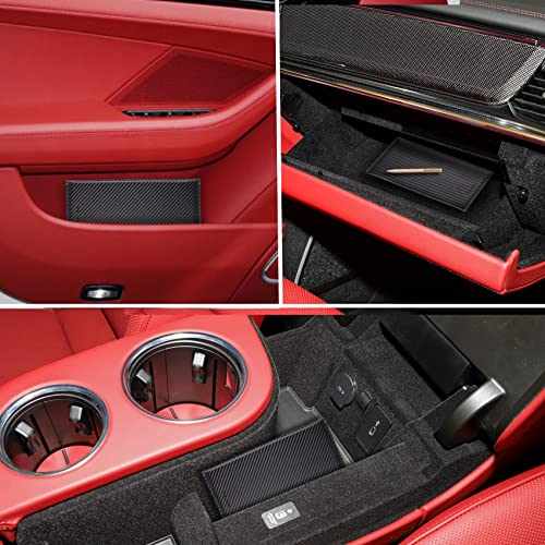 TOURSUIT Car Registration & Insurance Card Holder, Carbon Fiber - Product Imagery