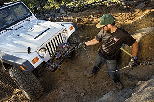 WARN 96805 VR8-S Electric 12V Winch with Synthetic Rope: 3/8" - Product Imagery