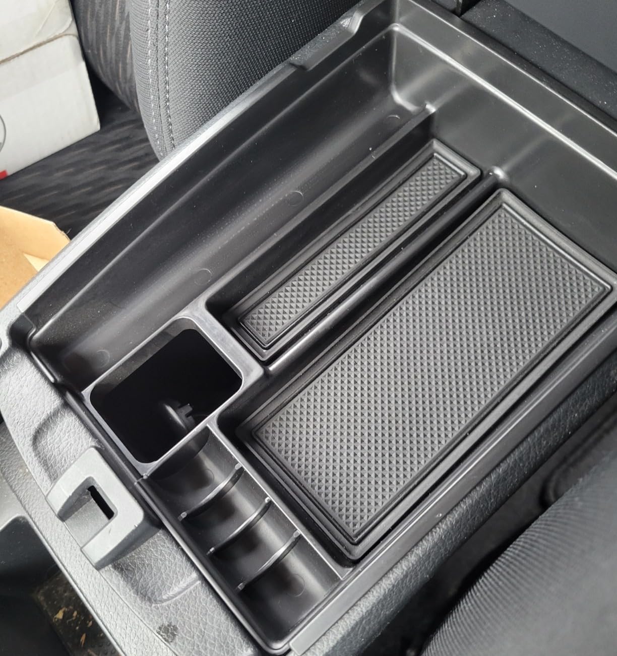 Armrest Organizer Fit Rogue 14-20 Rogue Sport 17-22 Murano 15-24 - Product Imagery